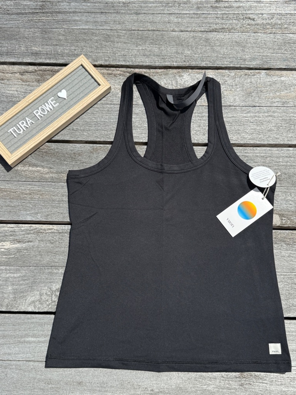 Vuori Women's Lux Racerback Tank Top black size small NWT